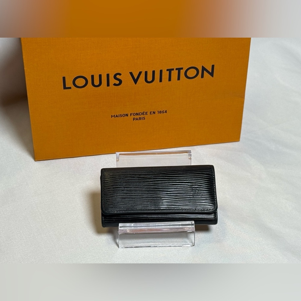 ✨Louis Vuitton Black Epi Key Case (Date Code: CT3173)